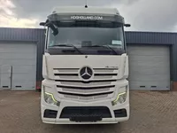 Mercedes-Benz Actros 1945 More PCS in stock Foto
